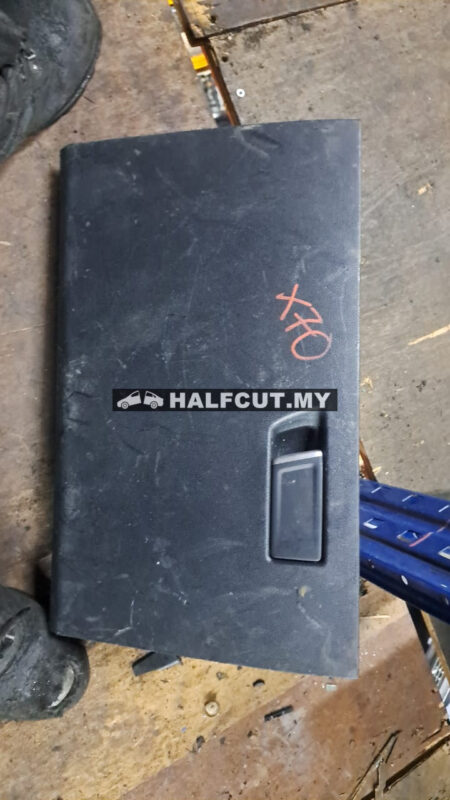 PROTON X70 GLOVE BOX