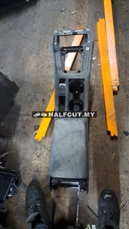 VOLKSWAGEN PASSAT B8 CONSOLE BOX