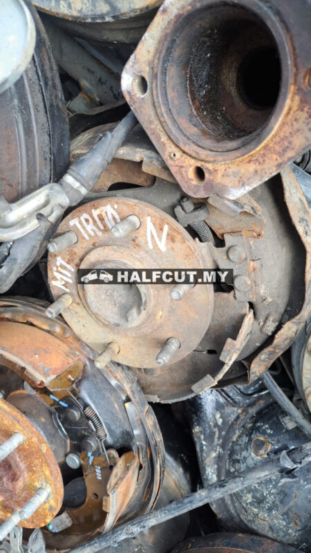 MITSUBISHI TRITON NEW REAR AXLE