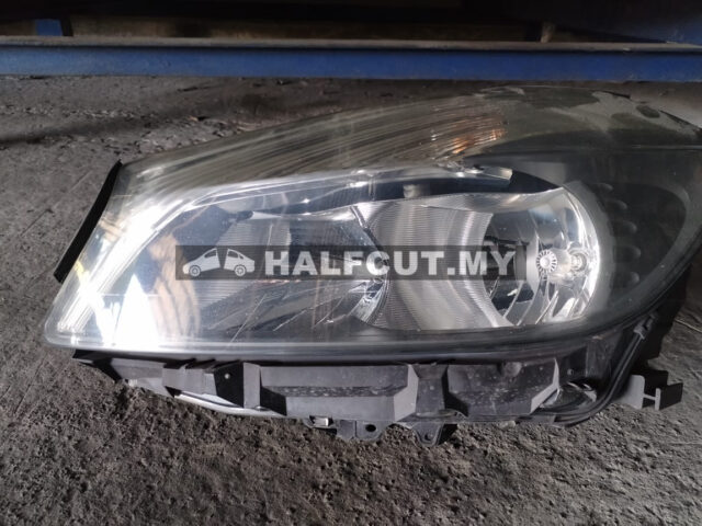 W176 HEAD LAMP