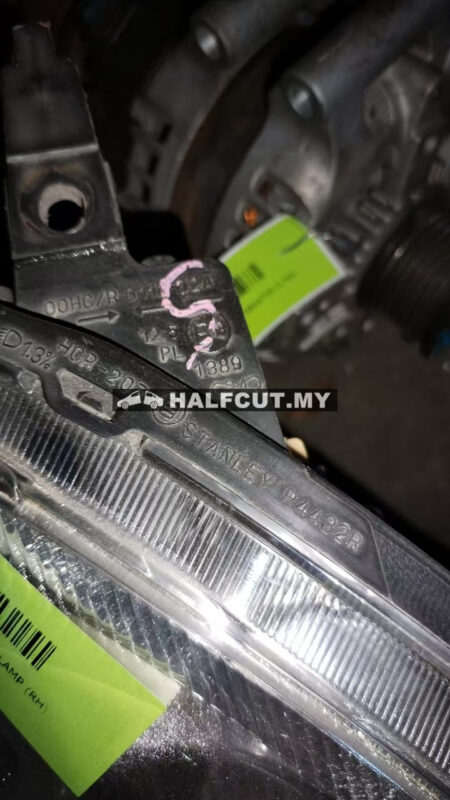 P4432R SUZUKI SWIFT ZC11 HEAD LAMP