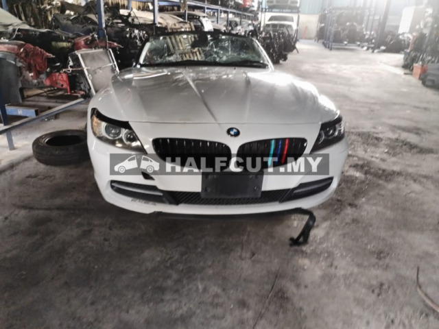 BMW Z4 E89 N52B25A 2.5  HALF CUT