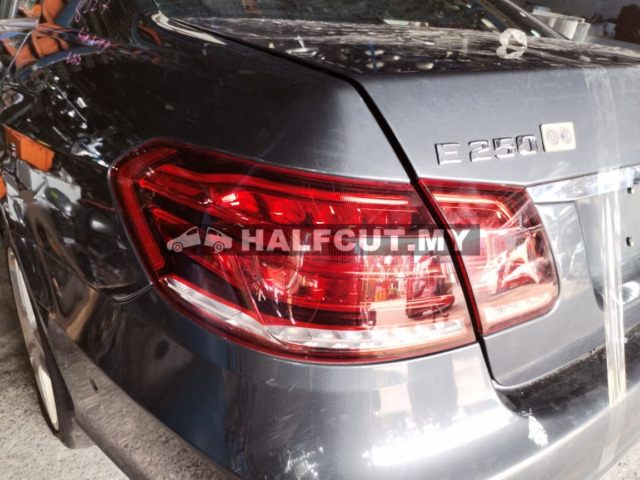 W212 274920 FACELIFT REAR CUT