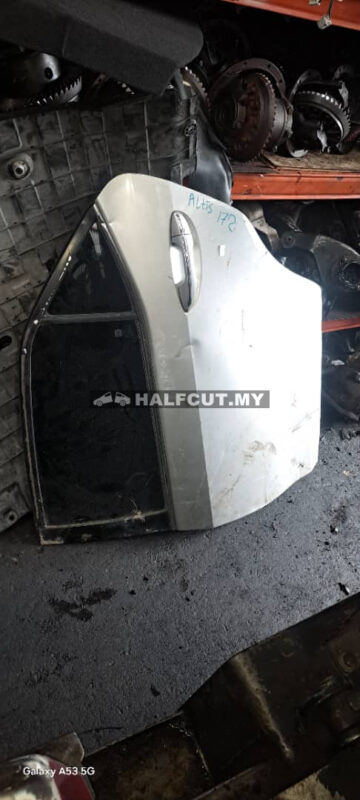 TOYOTA ALTIS 172 REAR DOOR R/L