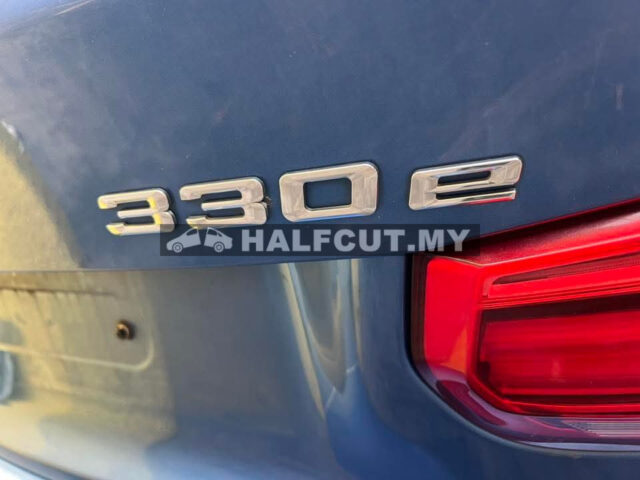 Bmw F30 330E hybrid scrap car parts for sale battery,inverter ,air con pump gearbox battery ecu speedometer and engine parts body parts and accessories