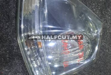 TOYOTA HARRIER ACU30 TAIL LAMP RH