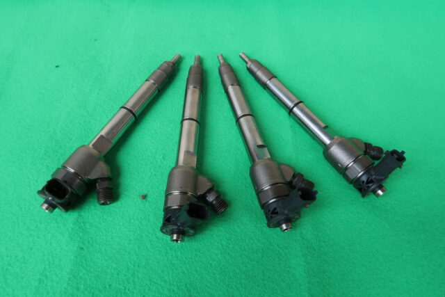 KIA CARNIVAL D4HE INJECTOR