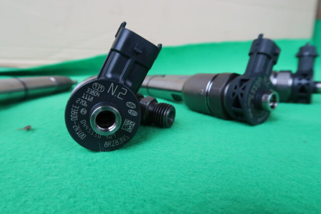 KIA CARNIVAL D4HE INJECTOR
