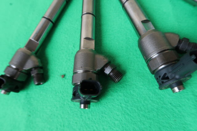 KIA CARNIVAL D4HE INJECTOR