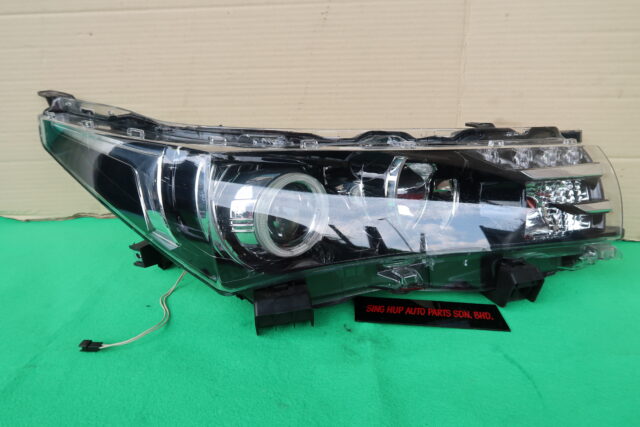 TOYOTA ALTIS HEADLAMP (RH) CHINA