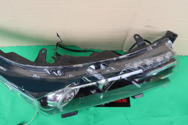 TOYOTA ALTIS HEADLAMP (RH) CHINA