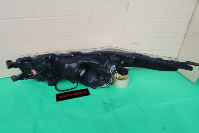 TOYOTA ALTIS HEADLAMP (RH) CHINA