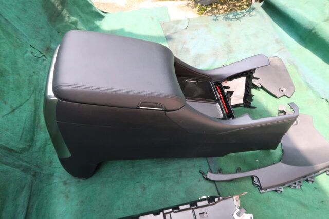 TOYOTA VELLFIRE ALPHARD CENTRE CONSOLE