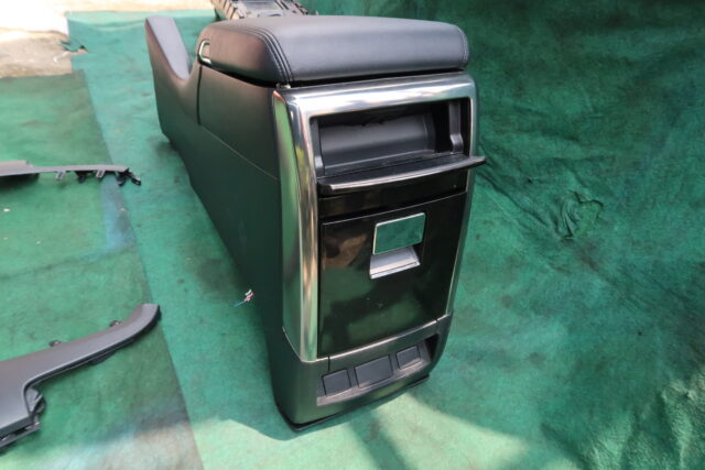 TOYOTA VELLFIRE ALPHARD CENTRE CONSOLE