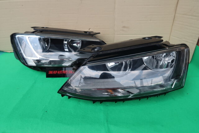 VOLKSWAGEN JETTA HEADLAMP