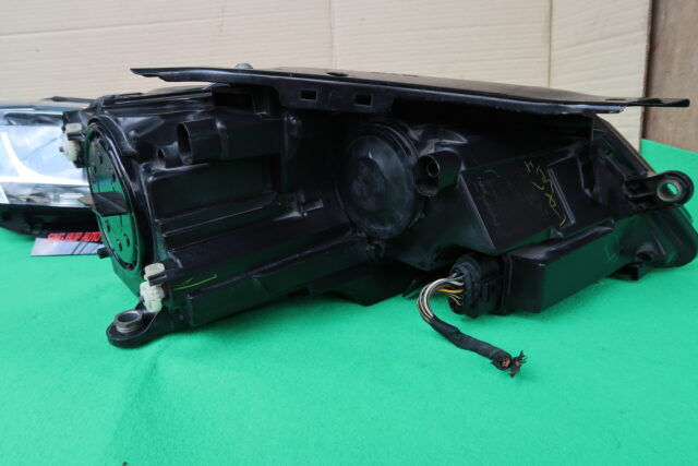 VOLKSWAGEN JETTA HEADLAMP