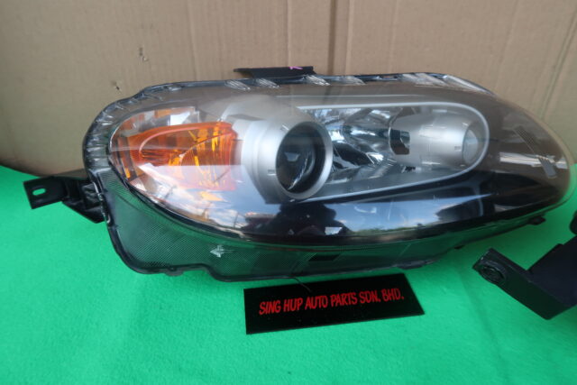 MAZDA MX5 HEADLAMP