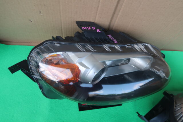 MAZDA MX5 HEADLAMP