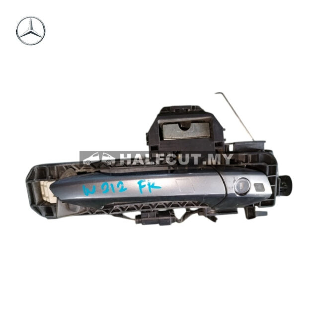 W212 DOOR OUTER HANDLE HALF CHROME HAVE KEYLESS
