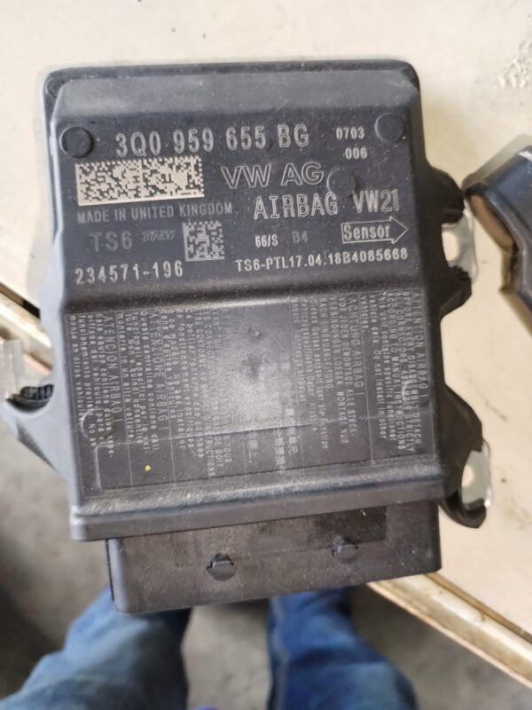 3Q0 959 655 BG VW PASSAT B8 AIRBAG ECU