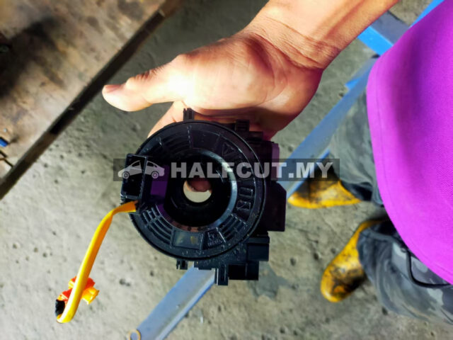 TOYOTA HARRIER ZSU60 CLOCK SPRING 89245-33070