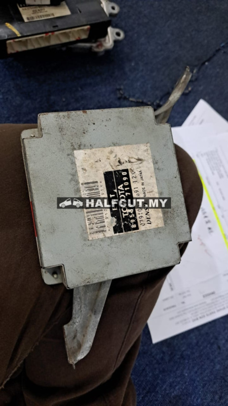 TOYOTA HILUX KUN26 (89530-71090)