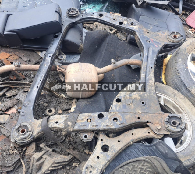 TOYOTA HARRIER ACU30 FRONT CROSSMEMBER