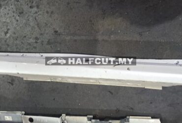 TOYOTA CAMRY ACV70 SIDE SKIRT RH