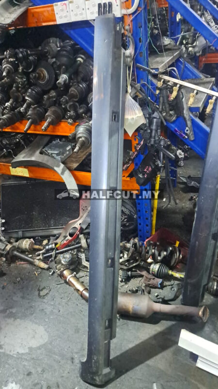 VOLKSWAGEN PASSAT B7 SIDE SKIRT LH