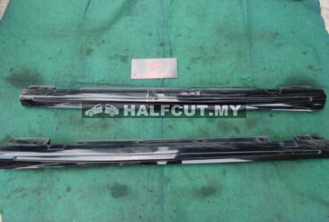 MERCEDES W176 AMG SIDE SKIRT