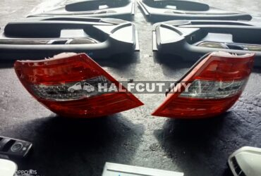 W204 1ST TAIL LAMP