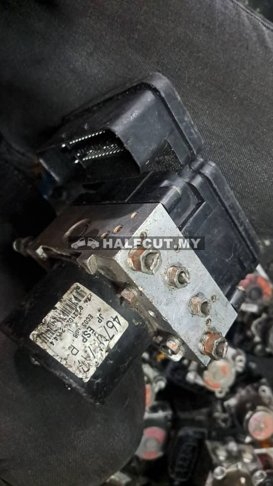 MITSUBISHI LANCER EVO10 ABS PUMP (4670A717)