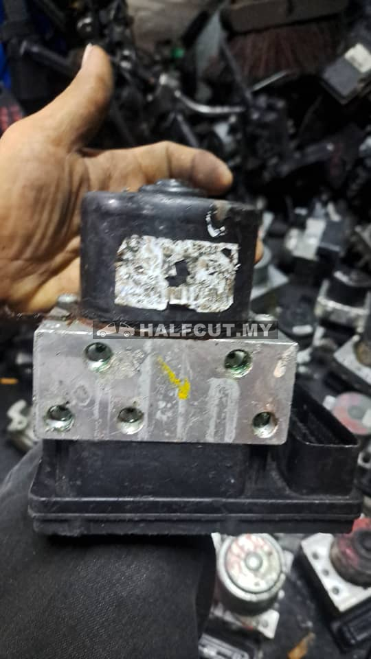 NISSAN NAVARA ABS PUMP (47660-EB324)