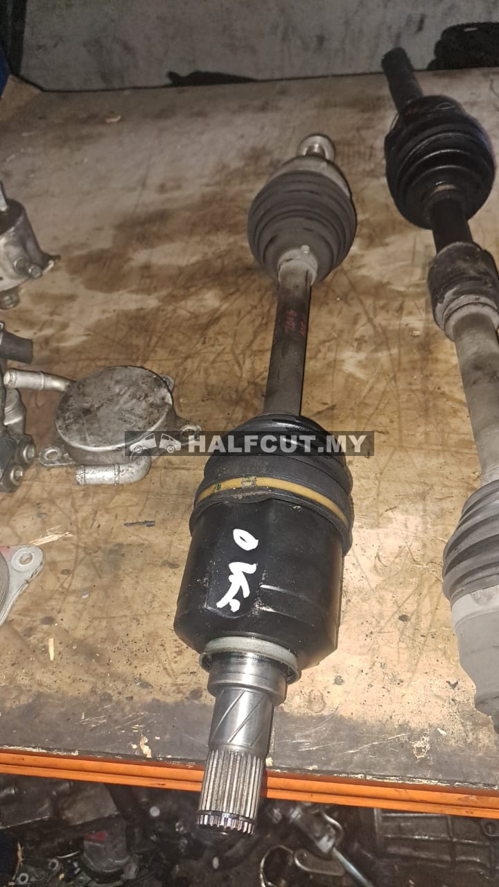 MITSUBISHI OUTLANDER 2018 4B11 4WD  FRONT DRIVE SHAFT LH