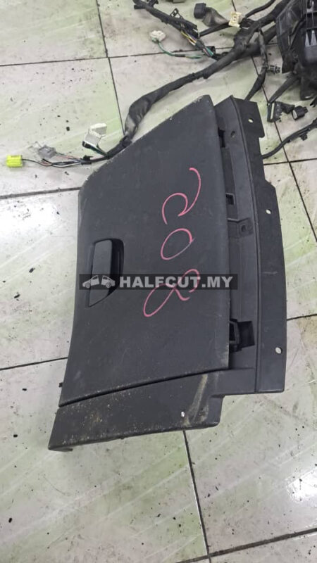 PEUGEOT 208 GLOVE BOX
