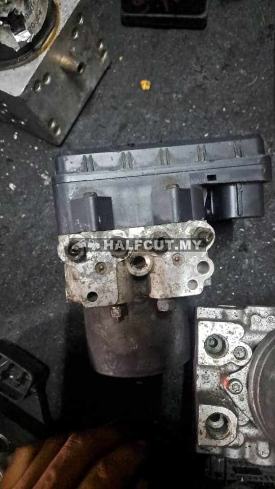TOYOTA WISH 09 ABS PUMP (44540-68060) "VL "