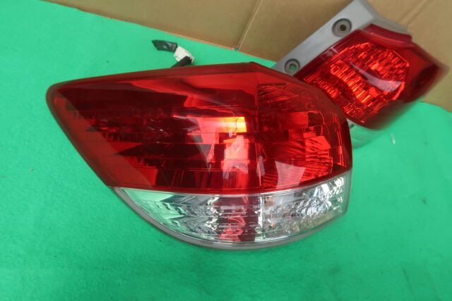 TOYOTA WISH ZGE20 TAIL LAMP