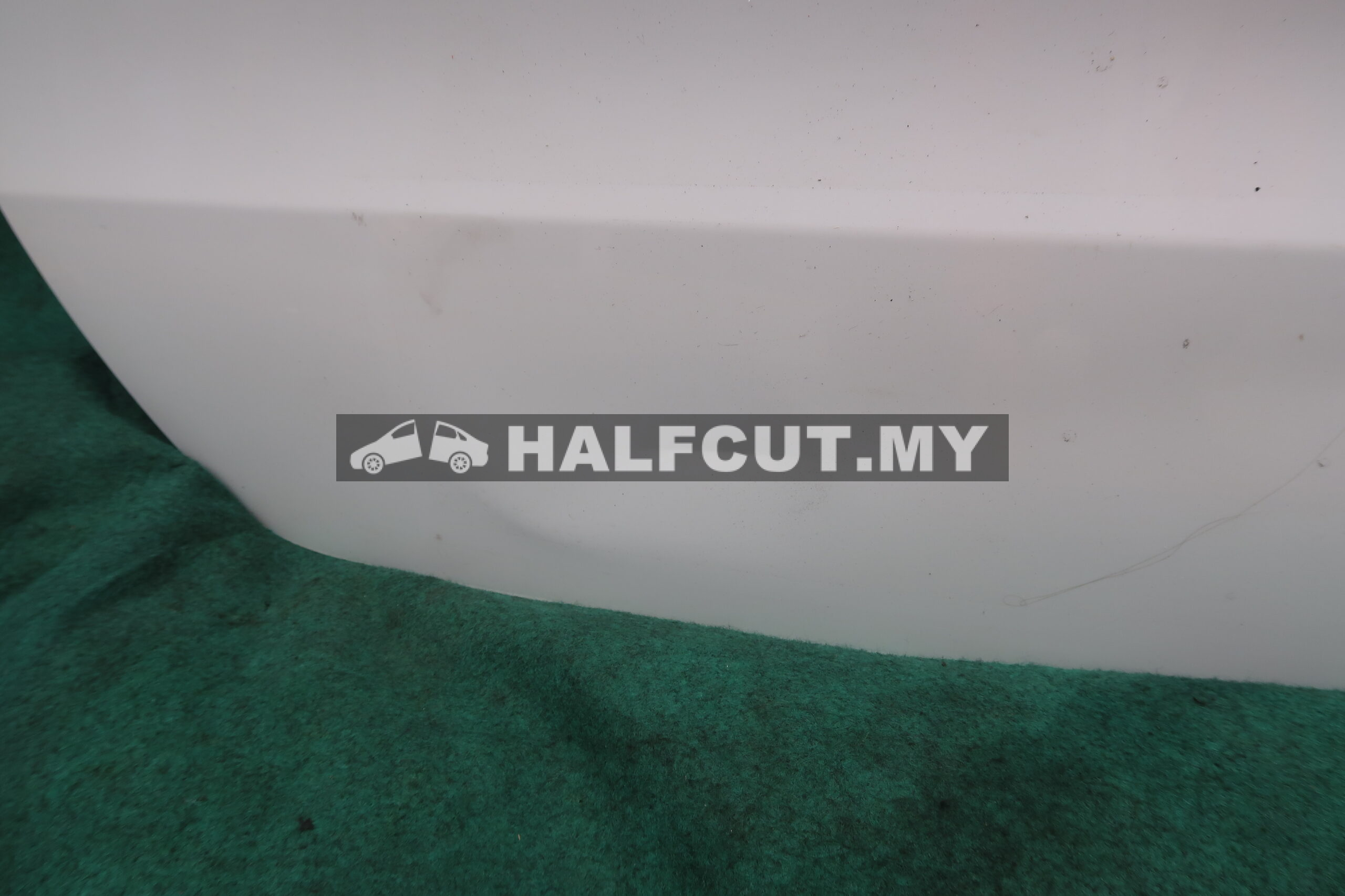 TOYOTA VOXY REAR BONNET