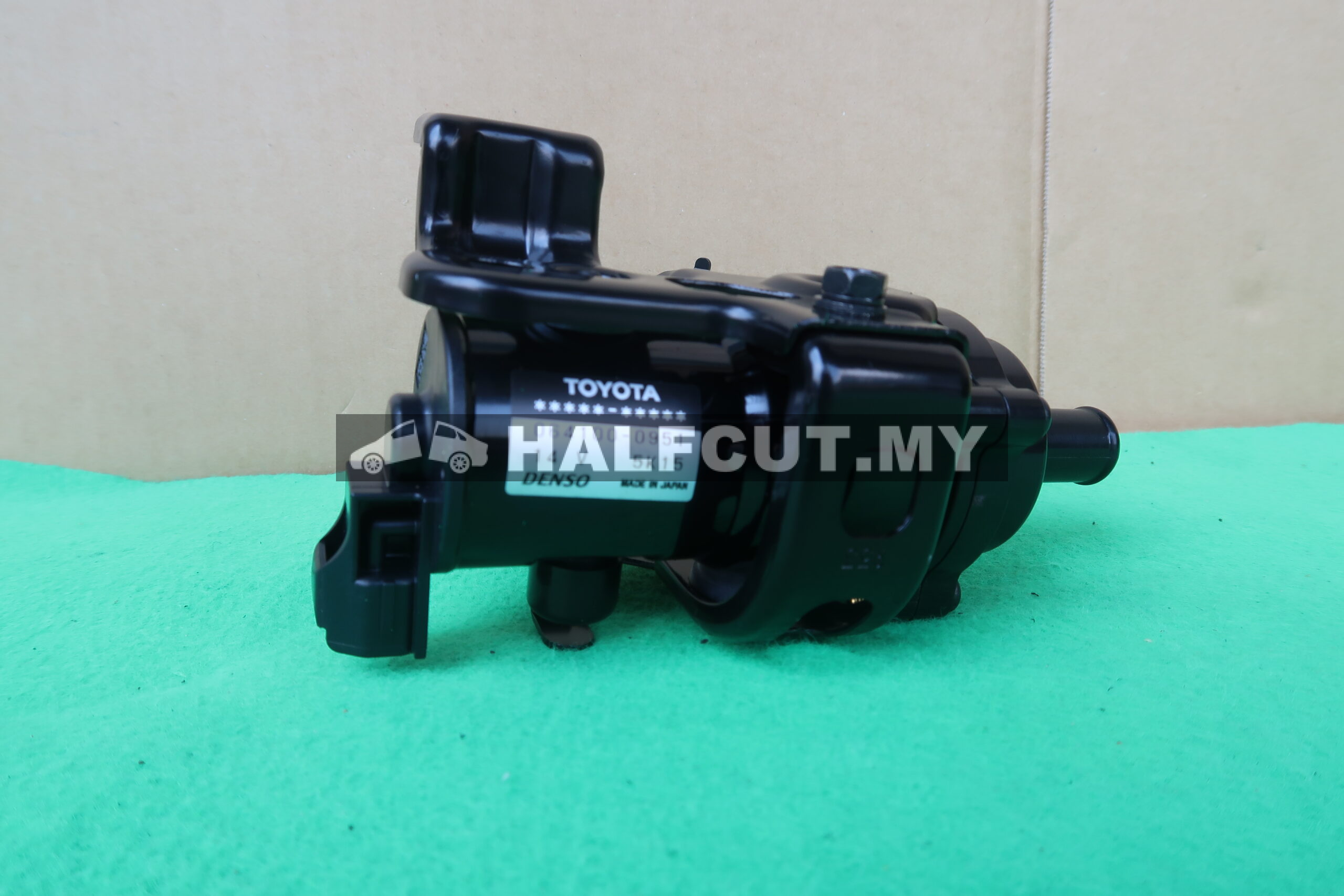 TOYOTA PRIUS WATER PUMP (NEW)