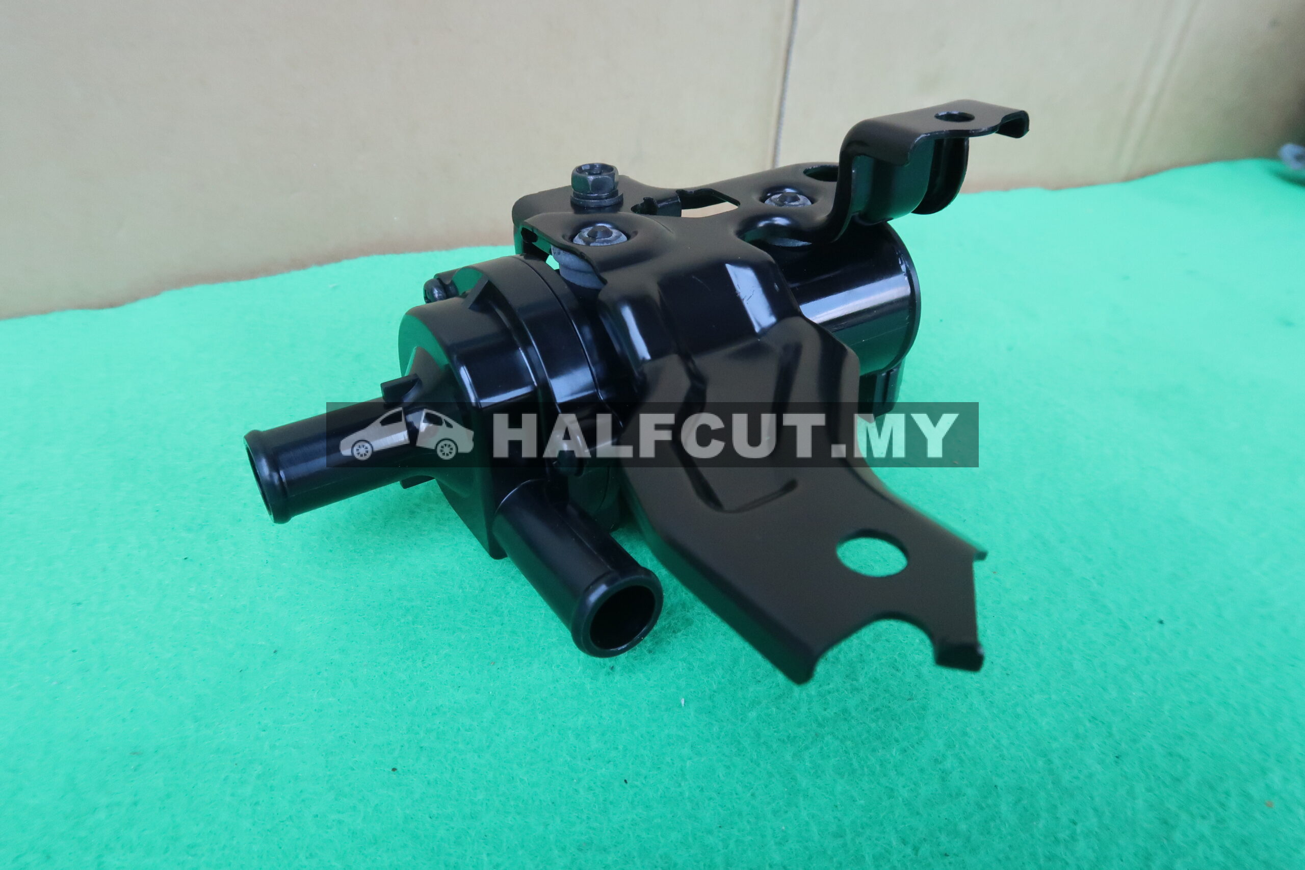 TOYOTA PRIUS WATER PUMP (NEW)