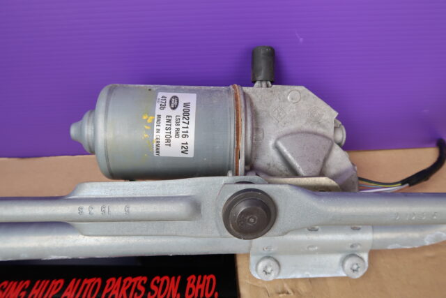 RANGE ROVER EVOQUE FRONT WIPER MOTOR N LINKAGE