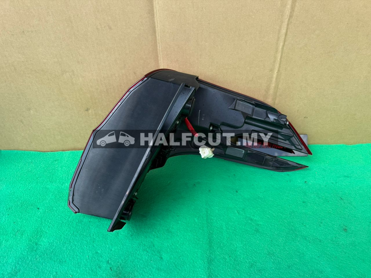 TOYOTA ALPHARD AGH30 TAIL LAMP 58-76