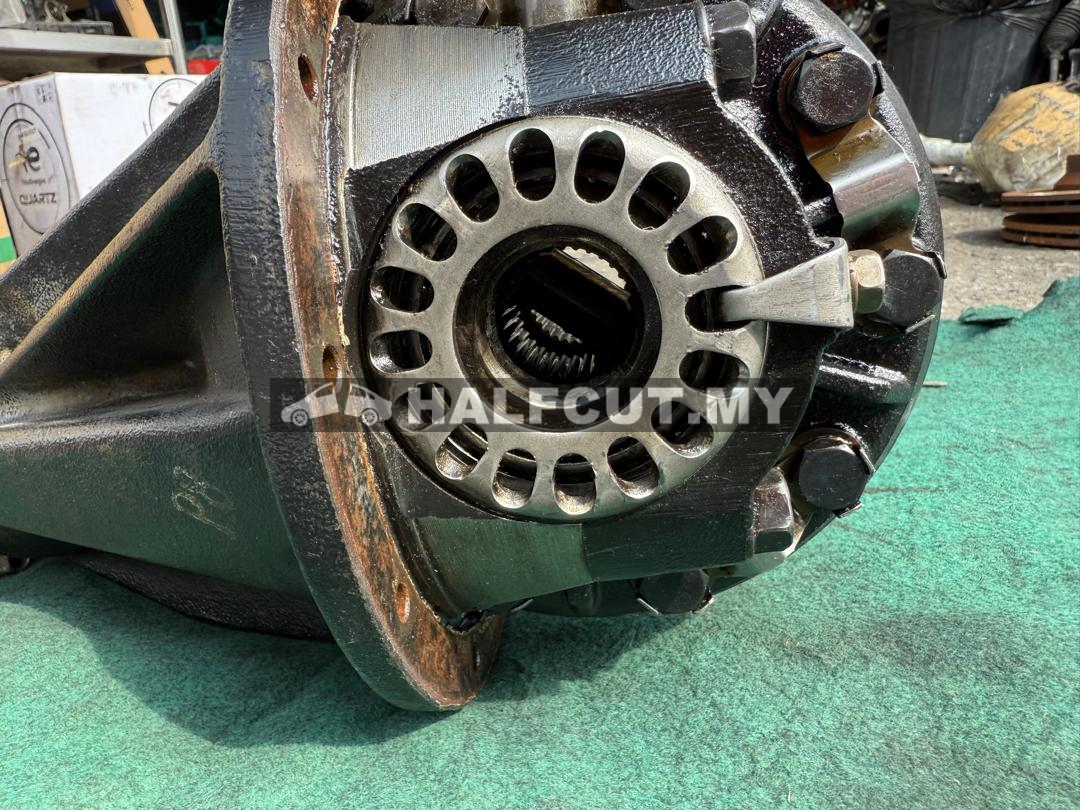 TOYOTA FORTUNER 2DZ REAR AXLE