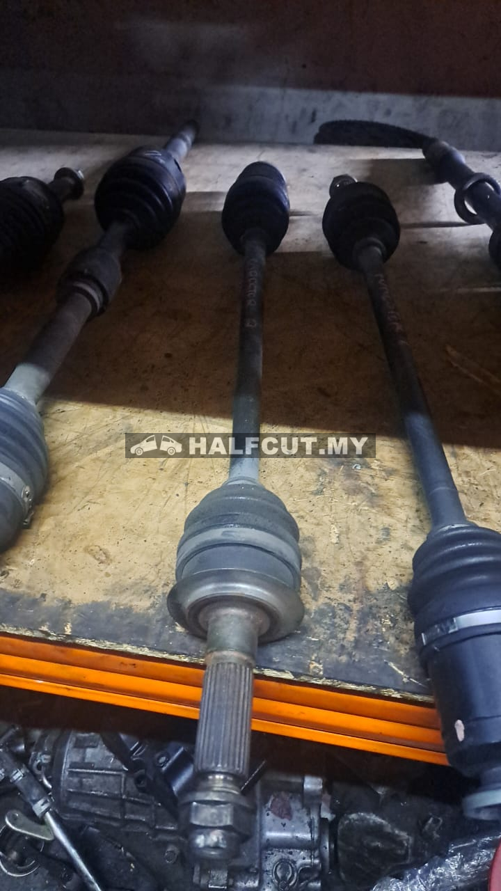 SUBARU FORESTER TB (FA20EHZHYA-0A7) 2015 REAR DRIVE SHAFT RH