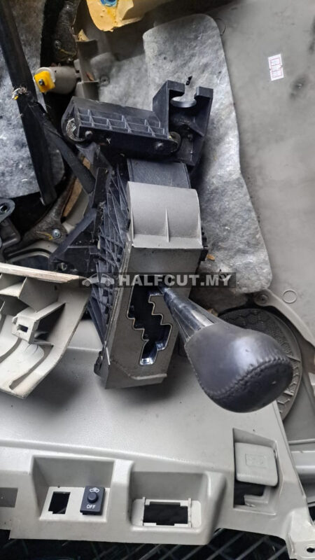 TOYOTA CAMRY ACV40 2.0 GEAR LEVER