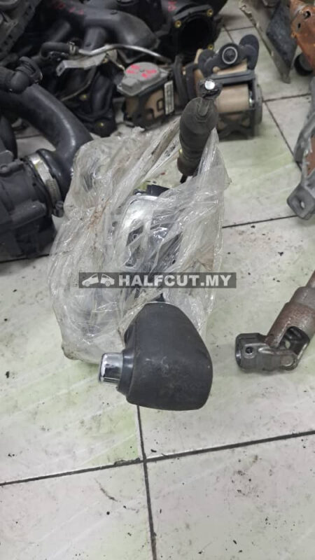 NISSAN SERENA C26 GEAR LEVEL