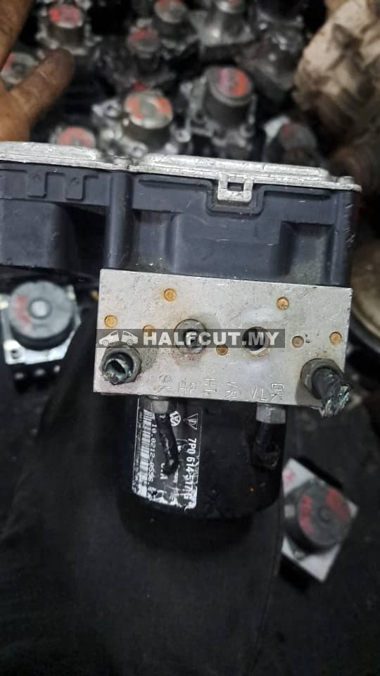 PORSCHE CAYENNE 958  ABS PUMP (7P0 614 517 G)