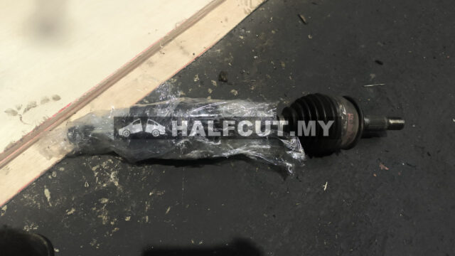 TOYOTA HILUX KUN26 FRONT DRIVE SHAFT RH