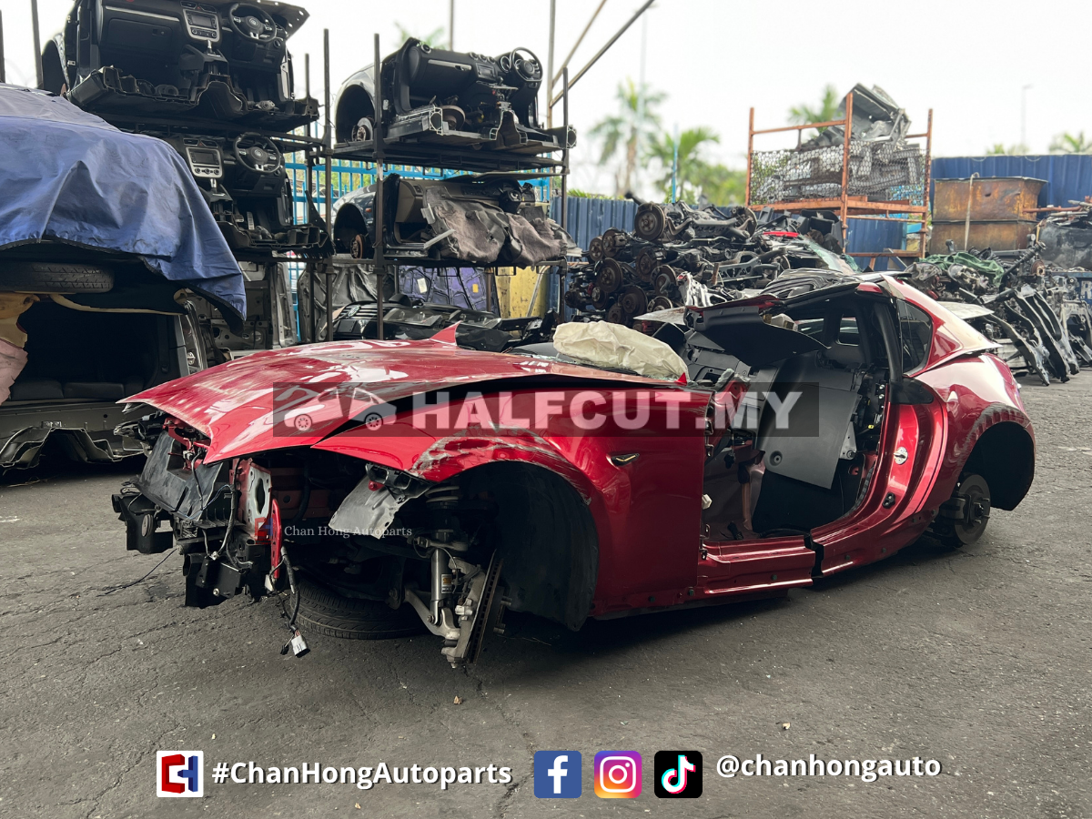 Mazda MX5 with PE 2.0L Engine Half Cut