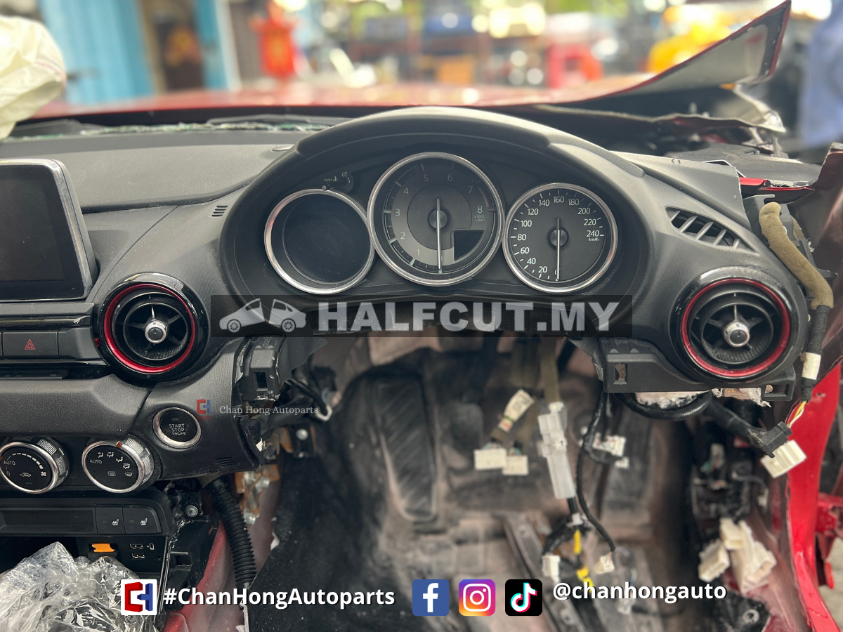 Mazda MX5 with PE 2.0L Engine Half Cut